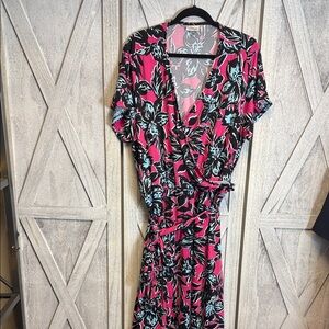 Avenue SZ 26/28 Pink and Black Floral Midi Dress